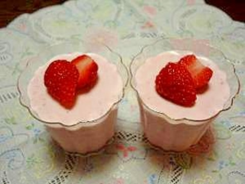 フードプロセッサーで簡単に!いちごのババロア
